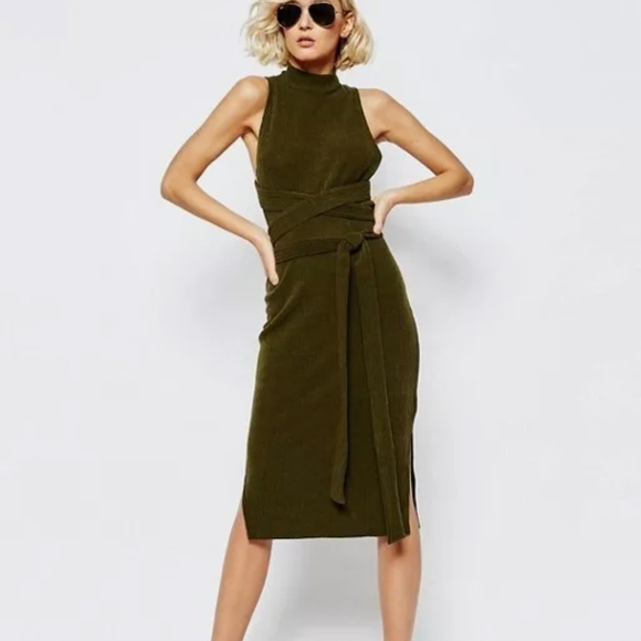 Lavish Alice Dresses & Skirts - Lavish Alice Green Ribbed Midi Dress Mock Neck Sleeveless Styled Multiple Way